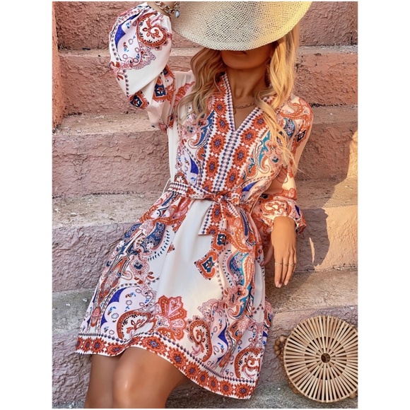 BellanBlue Dresses & Skirts - Boho Paisley Print Lantern Sleeve Dress